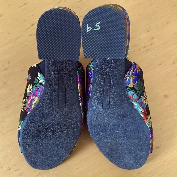 CHRISTIAN SIRIANO for Payless Brocade Chunky Satin Multicolor Sandals Size 7 - Picture 7 of 8